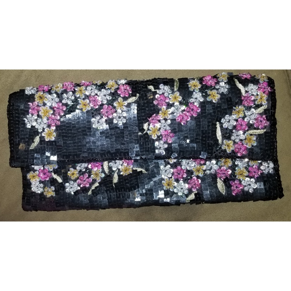 Moyna sequined clutch